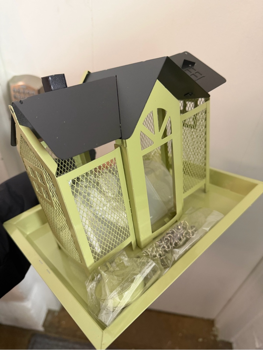 Outdoor Metal Mesh Wild Bird Feeder House - Picture 8 of 13